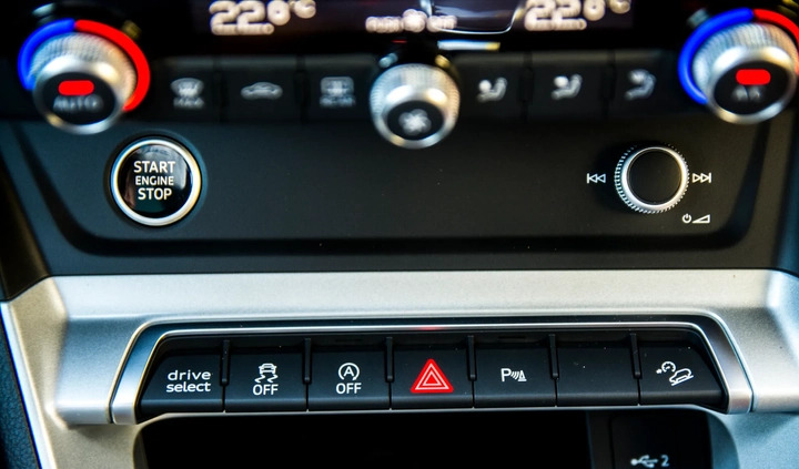 Audi Q3 cena 136500 przebieg: 17000, rok produkcji 2021 z Głuchołazy małe 704